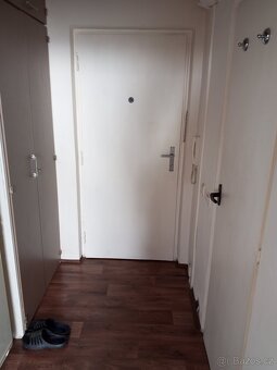 Nabízím pronájem bytu 1+kk velký cca 24m 3patro v Brně Lesná