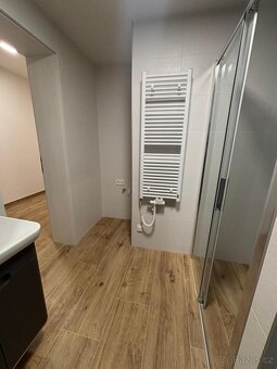 Nabízíme k pronájmu krásný byt o dispozici 2+kk o celkové pl