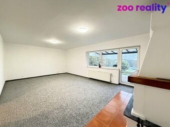 Nabízíme prodej řadového rodinného domu o dispozici 4+1 s ga
