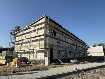 Ve výhradním zastoupení vám nabízím k prodeji moderní řadový