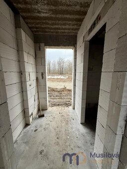 Ve výhradním zastoupení vám nabízím k prodeji moderní řadový