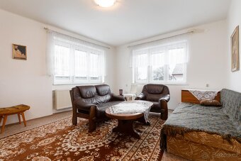 Prodej prostorného rodinného domu v Kravařích.
Nabízíme k pr