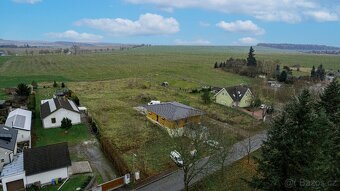 Pronájem rovinatého pozemku 1443 m² ve Svatém Poli – ideální