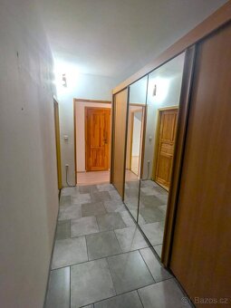 Nabízíme k pronájmu byt o dispozici 3+1 a výměře 84 m2 ve zv
