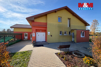 V obci Svatý Mikuláš nabízíme na prodej slunný a rovinatý po