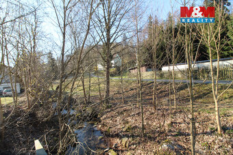 Nabízíme k prodeji pozemek o rozloze 1257 m², který se nachá