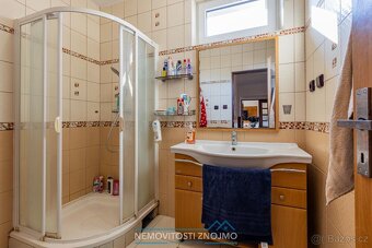 Nabízím k prodeji rodinný dům se zastavěnou plochou 141 m2 a