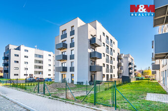 Nabízíme k prodeji velmi pěkný byt 2+kk s balkonem o užitné 