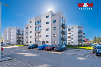 Nabízíme k prodeji velmi pěkný byt 2+kk s balkonem o užitné 
