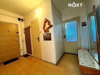 Nabízíme k pronájmu slunný, nezařízený byt o dispozici 2+1 s