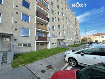 Nabízíme k pronájmu slunný, nezařízený byt o dispozici 2+1 s