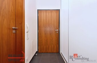 Pronájem bytu 1kk s balkonem, Praha 8, ul. PekařovaNabízíme 