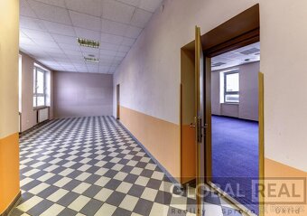 Nabízíme k prodeji prostorný dům o celkové užitné ploše 401 