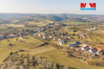 Nabízíme k prodeji atraktivní stavební pozemek o výměře 2 43