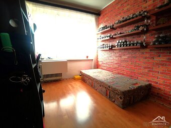 Prodej útulného bytu s balkonem a výtahem ve 3 podlaží zděné