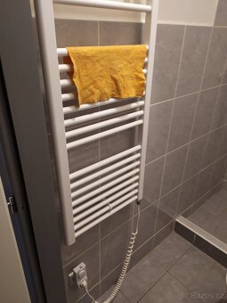 Rád bych nabídl k pronájmu malý byteček 1kk (18m2). Byt se n
