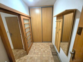 Nabízím k pronájmu světlý, zařízený byt 2+1 o vel. 52 m2 se 