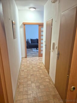 Nabízím k pronájmu světlý, zařízený byt 2+1 o vel. 52 m2 se 