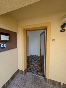 Hledáte prostorné rodinné bydlení se slunnou zahradou v klid