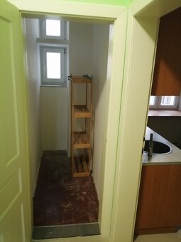 Nabízíme k pronájmu slunný byt 2+1, v centru, ulice Dornych 