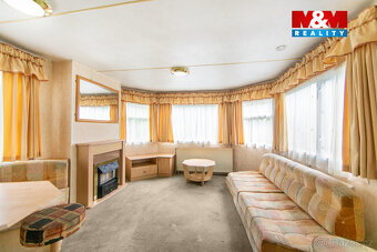 Nabízíme k prodeji prostornou zahradu o výměře 927 m², která