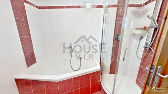 Ev.č. 01467 Nabízíme k prodeji prostorný cihlový rodinný dům