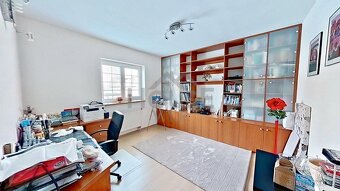 Ev.č. 01467 Nabízíme k prodeji prostorný cihlový rodinný dům