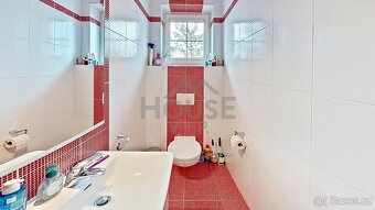 Ev.č. 01467 Nabízíme k prodeji prostorný cihlový rodinný dům