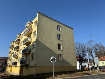 Nabízíme k prodeji prostorný byt 3+1 o výměře 69 m² ve 4. pa