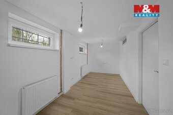 Nabízíme k prodeji prostorný a světlý rodinný dům o dispozic