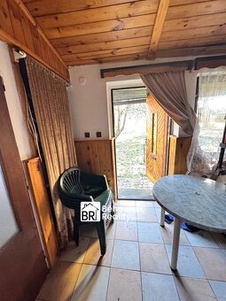 Ev.č. 11536 Nabízíme Vám starší zděnou chatu se splachovací 