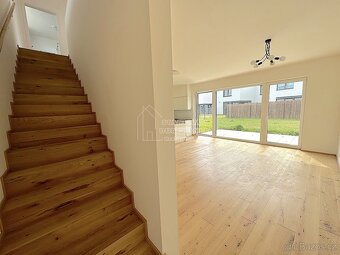 Ke dlouhodobému pronájmu je Vám k dispozici tento řadový rod