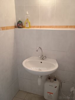 Ev.č. SOK_POM Nabízíme k pronájmu atraktivní obchodní prosto