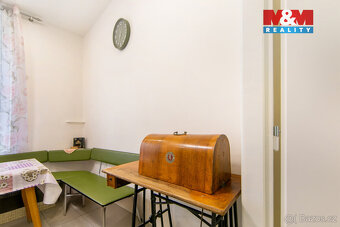 Nabízíme k prodeji prostorný byt 2+1 o užitné ploše 75 m² ve
