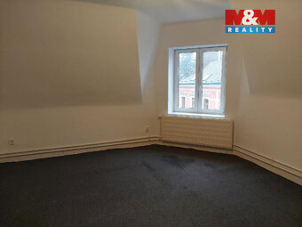 Pronájem bytu 3+1 o ploše 106 m2 ve druhém patře cihlového d