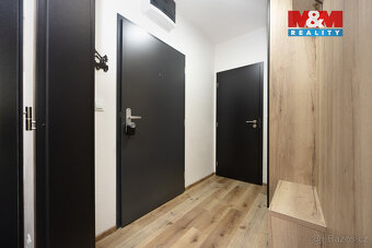 Nabízím k prodeji apartmán 1+kk s terasou 9,74 m2, který pře