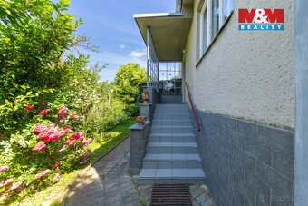 Prodej rodinné vily 4+1 s balkonem, na pozemku 1510 m² s uži