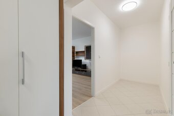 Nabízíme k prodeji družstevní byt o dispozici 2+1 a výměře 5