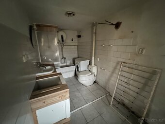 K prodeji rodinný dům v Bošicích (u Svojšic, okr. Kolín). Ne