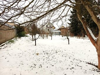 Po dohodě s majitelem nabízíme k prodeji rovinatý, částečně 