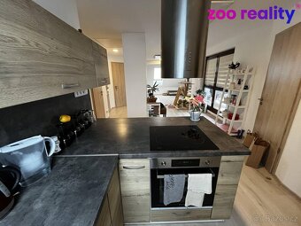 Prodej podkrovního bytu 3+kk s terasou, 73 m²
Nabízíme k pro