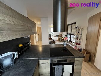 Prodej podkrovního bytu 3+kk s terasou, 73 m²
Nabízíme k pro