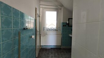 Nabízíme k prodeji samostatně stojící rodinný dům, který se 
