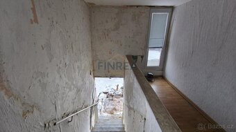 Nabízíme k prodeji samostatně stojící rodinný dům, který se 