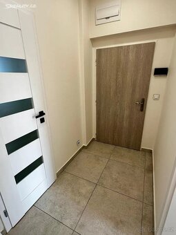 Nabízím k prodeji byt 1+kk 29 m². Adresa bytu je Na Rozcestí