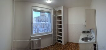 Prodáváme byt 1+1 v osobním vlastnictví ve 2. patře panelové
