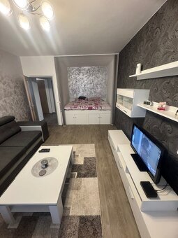 Nabízím k prodeji byt 2+kk o podlahové ploše 55 m², se zaskl