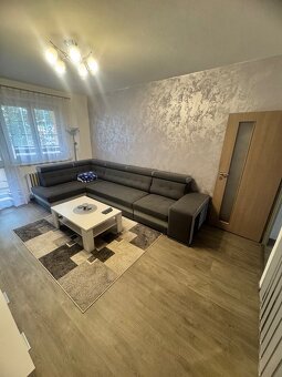 Nabízím k prodeji byt 2+kk o podlahové ploše 55 m², se zaskl