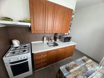 Nabízím k prodeji byt 2+kk o podlahové ploše 55 m², se zaskl
