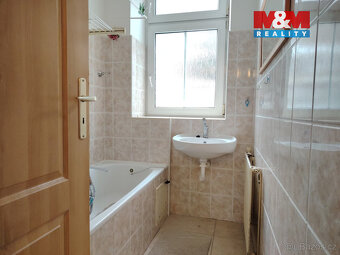 Nabízíme k prodeji prostorný byt 4+1 o užitné ploše 120 m², 